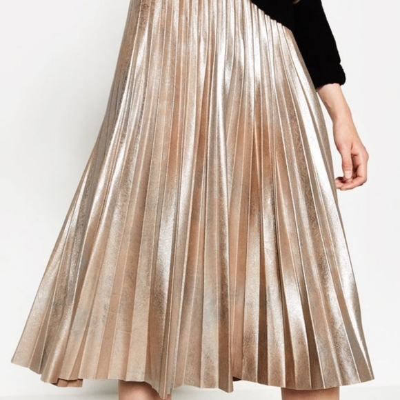 ZARA metallic fine pleated skirt size M